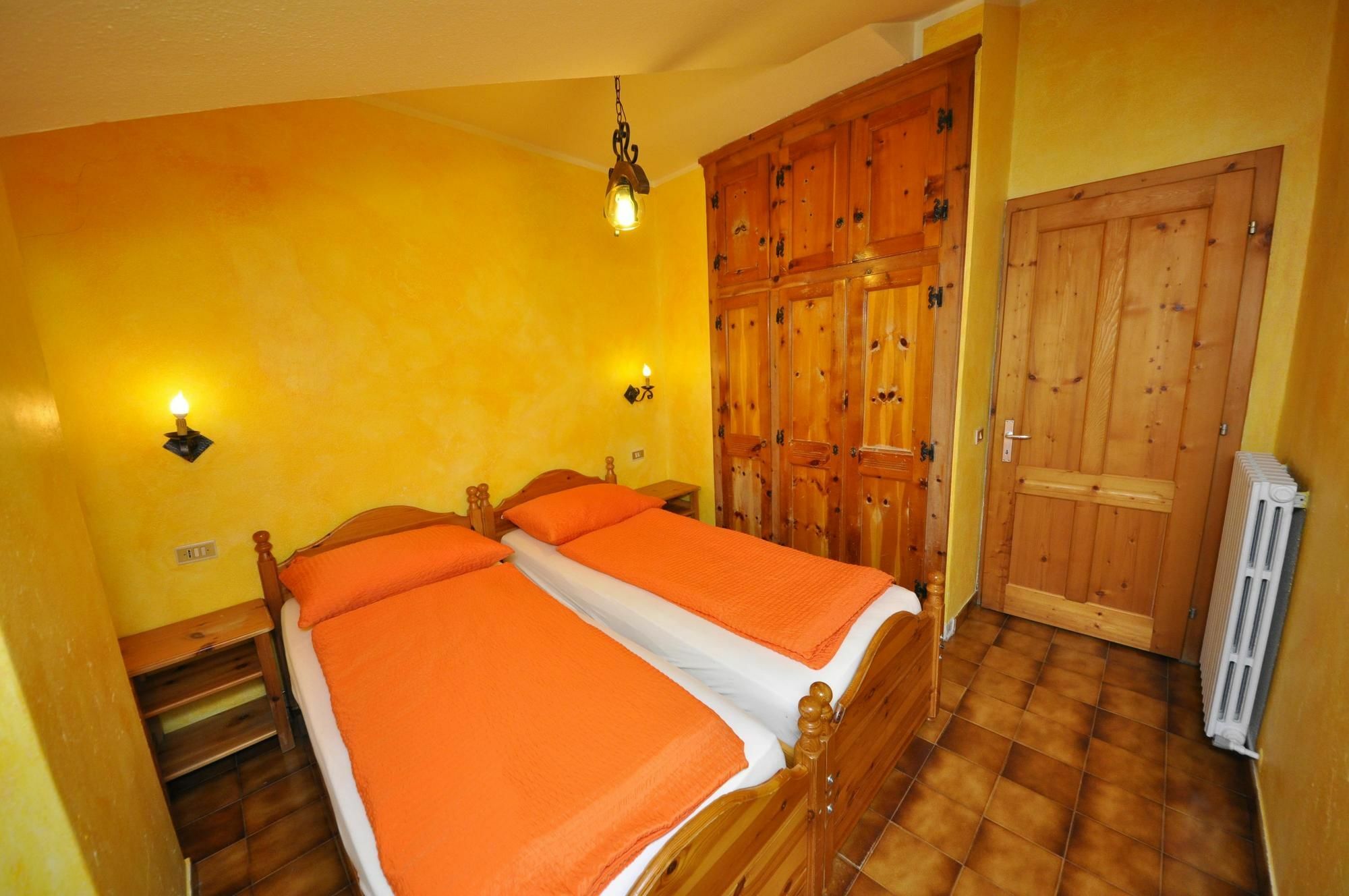 Residence Casa Longa By Livigno Accomodation Eksteriør bilde