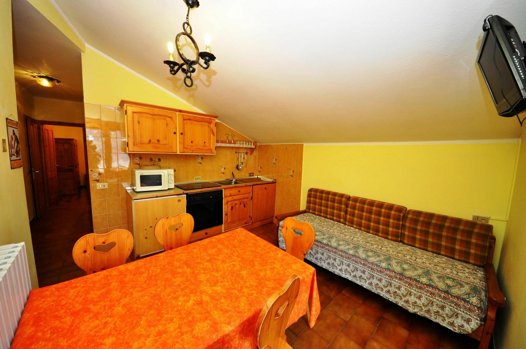 Residence Casa Longa By Livigno Accomodation Eksteriør bilde
